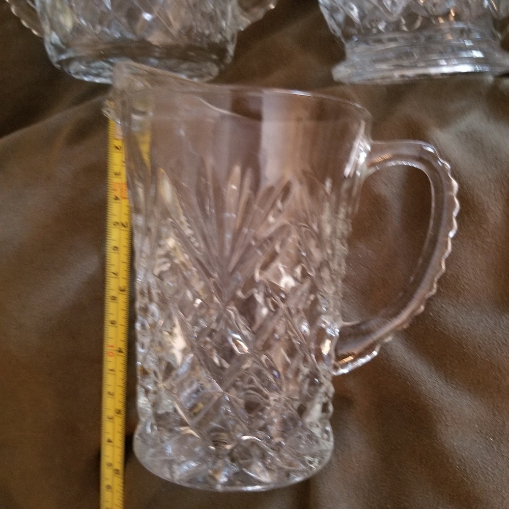 Elegant Crystal Glassware Set - Picture 2 of 10